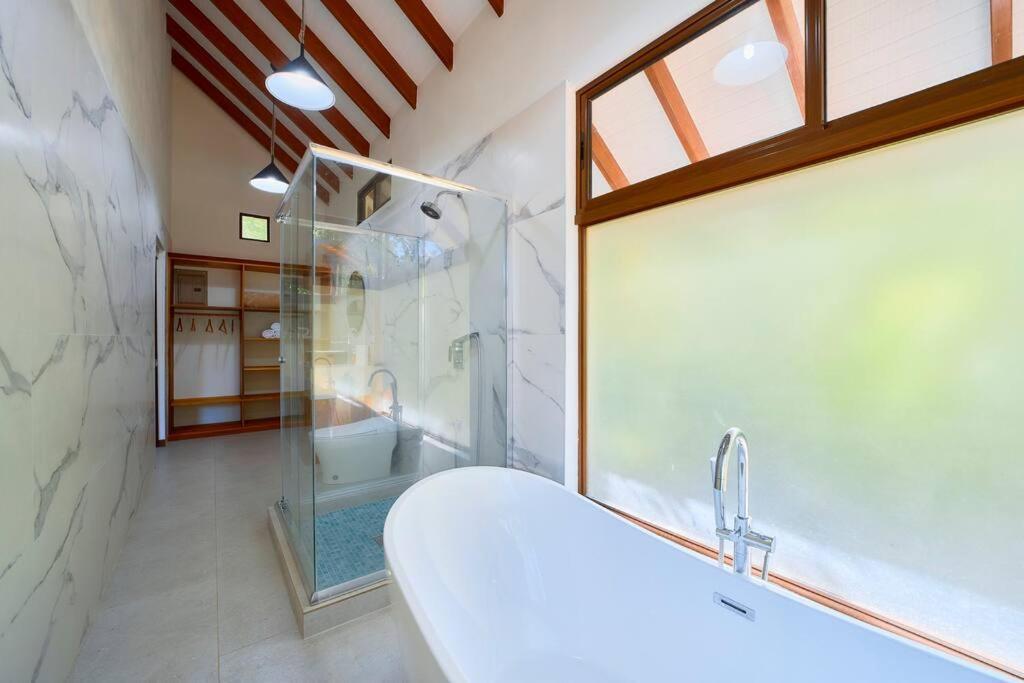 Casa Kristel - Exquisite Villa Getaway Puerto Viejo de Talamanca Ngoại thất bức ảnh